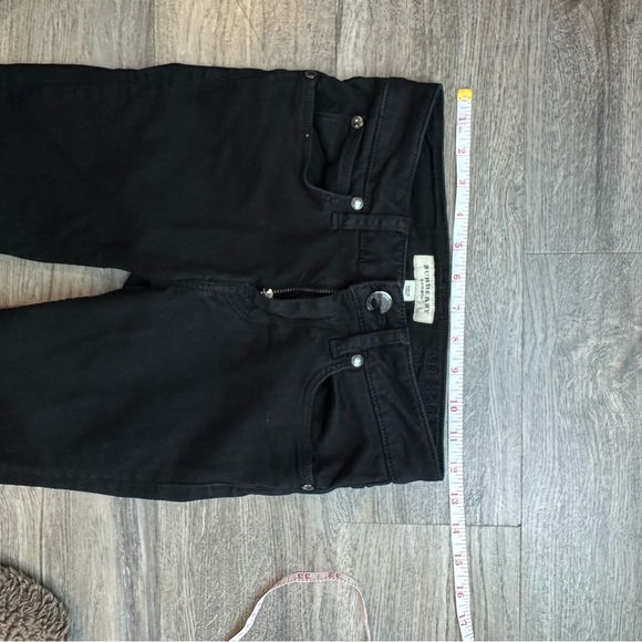 Authentic Burberry Black Dark Wash Denim Jeans
Size 25 - Picture 8 of 14